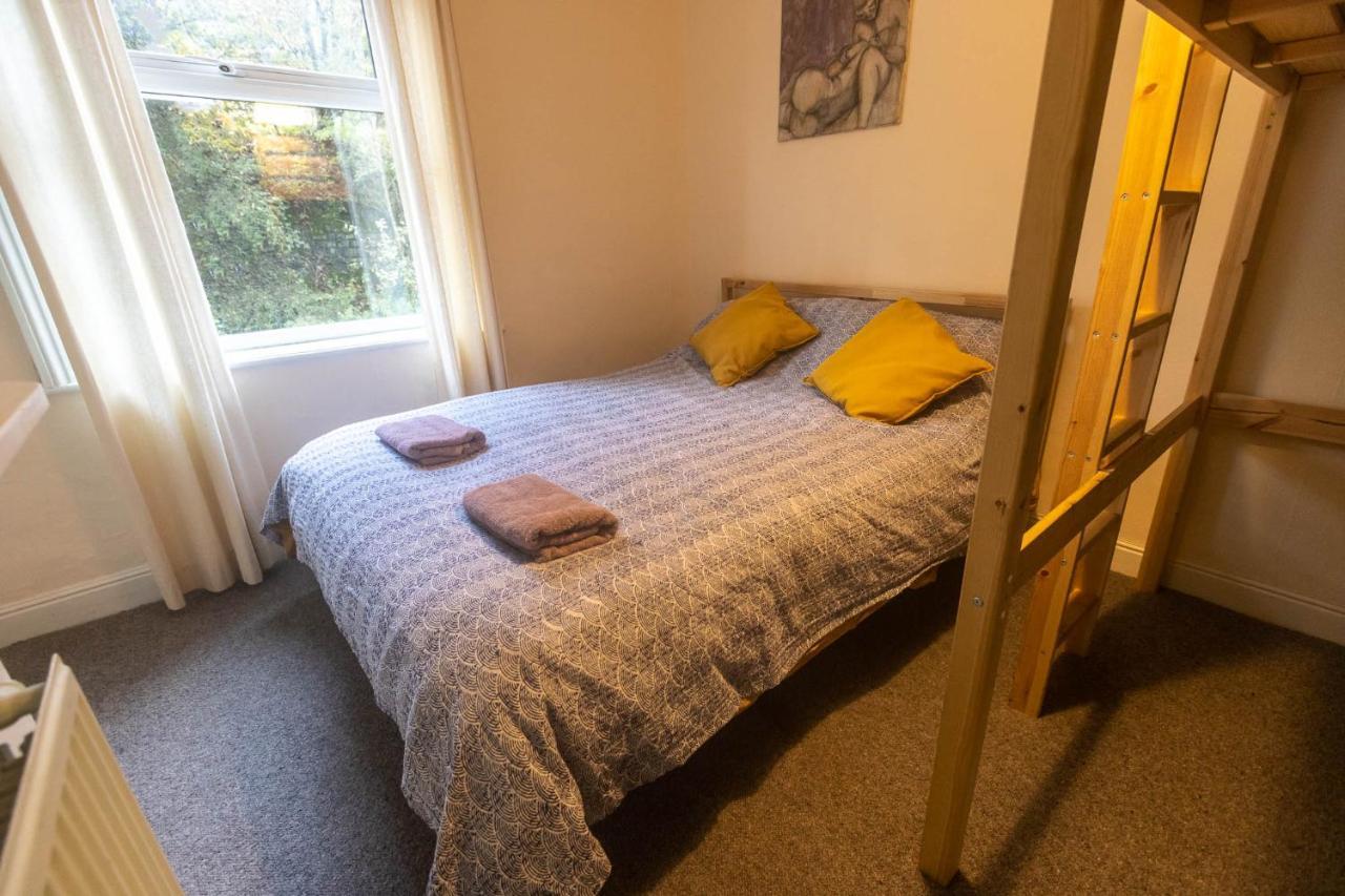 Beautiful Riverside Home, Hebden Bridge, Woodland Views, Sleeps 2 - 9 ภายนอก รูปภาพ