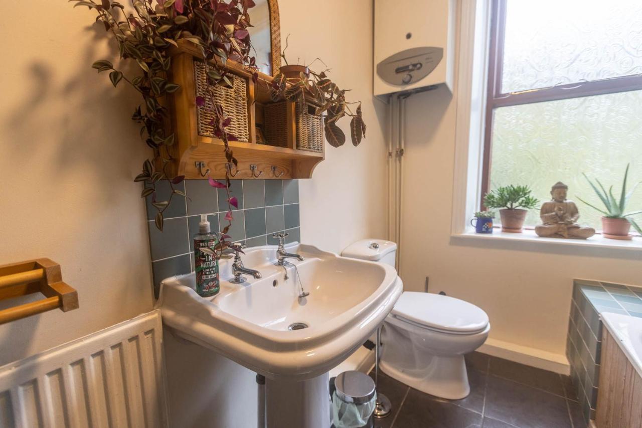 Beautiful Riverside Home, Hebden Bridge, Woodland Views, Sleeps 2 - 9 ภายนอก รูปภาพ