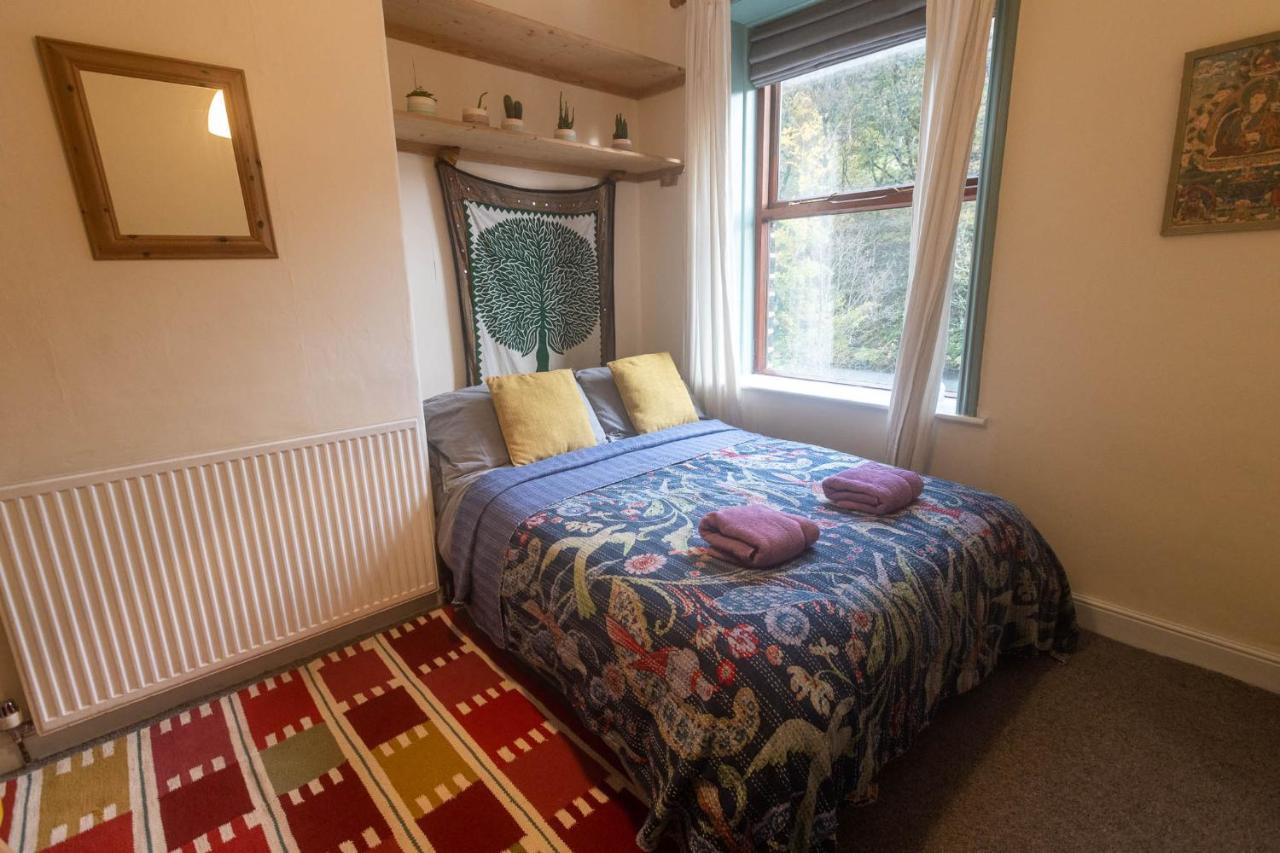 Beautiful Riverside Home, Hebden Bridge, Woodland Views, Sleeps 2 - 9 ภายนอก รูปภาพ